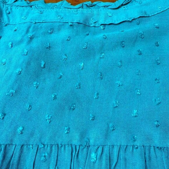 NWT (2X) Torrid Turquoise Swiss Dot Sleeveless Blouse - Ruffle Neck & Buttons - Picture 8 of 8
